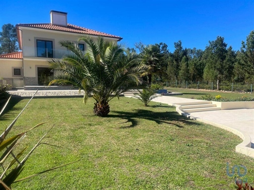 Home / Villa with 6 Rooms in Coimbra with 584,00 m²