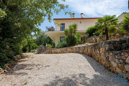 Home / Villa with 4 Rooms in Leiria with 186,00 m²