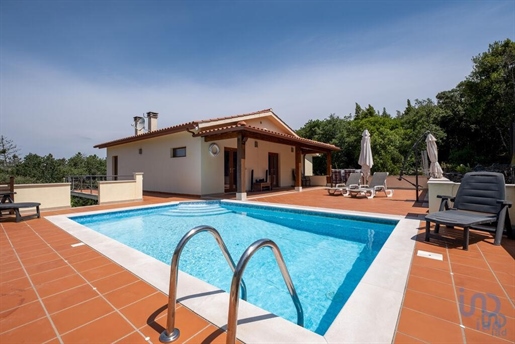 Home / Villa met 4 Kamers in Leiria met 186,00 m²
