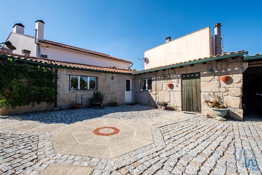 House with 4 Rooms in Viseu with 411,00 m²