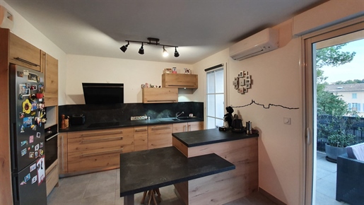 Beautiful recent 4 rooms of 80 m² - Terrace 15 m² and garage