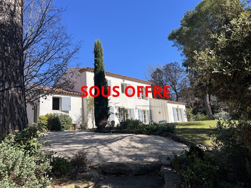 Modern bastide 5 rooms of 150 m² on a plot of 2000 m²