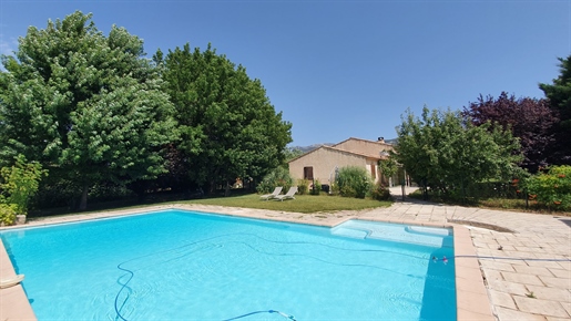 6-room house 180 m² with swimming pool on a plot of 4000