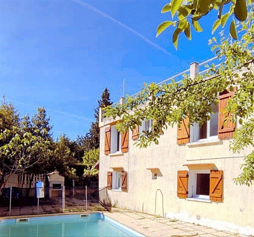 Property complex 335m2 / 2 apartments / house / garden / swimming pool