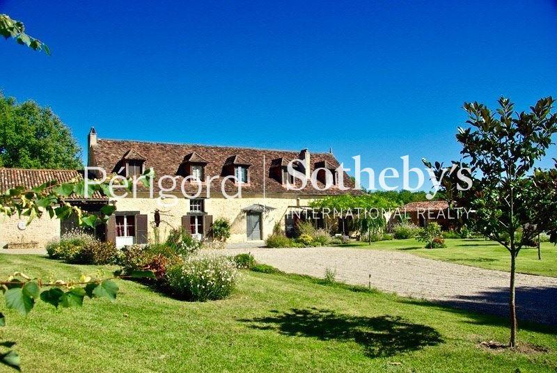 Exceptional 18th century property near Bergerac
