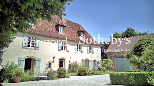 Magnificent Mansion in Sarrazac, Périgord Property Ex