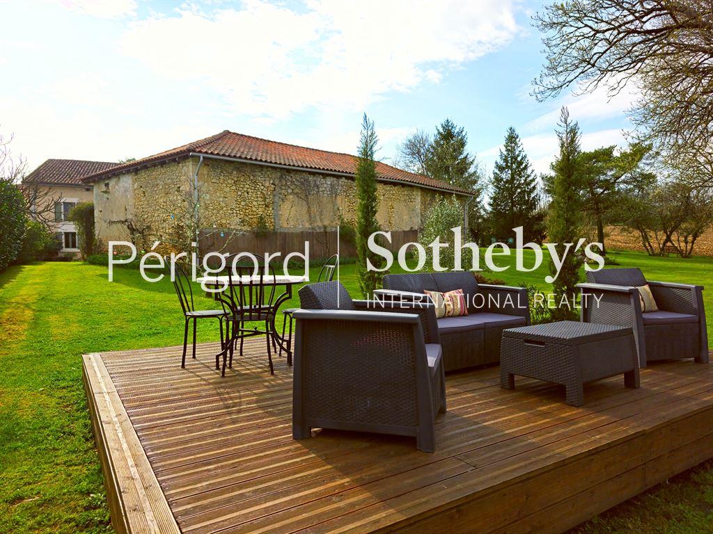 Charming, elegant house in the Périgord Vert, 360m2