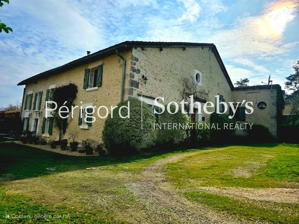 Charming, elegant house in the Périgord Vert, 360m2