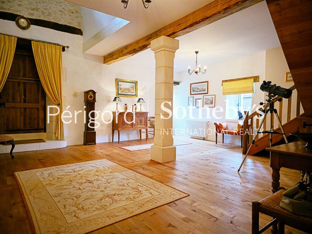 Charming, elegant house in the Périgord Vert, 360m2