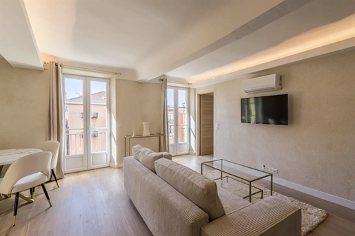 Place Rossetti, penultimate floor, superb 3-room apartment with open view balcony