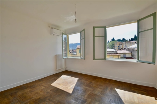 Nice centre, large 2-room apartment on the 5th floor with view of Old town