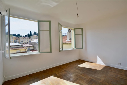 Nice centre, large 2-room apartment on the 5th floor with view of Old town