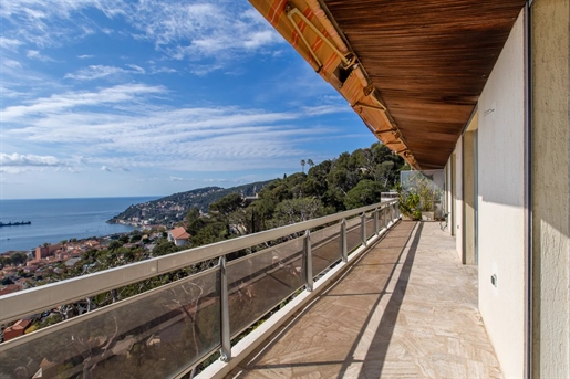 Villefranche sur Mer, superb 3 bedroom apartment with terrace, rooftop and gorgeous sea view