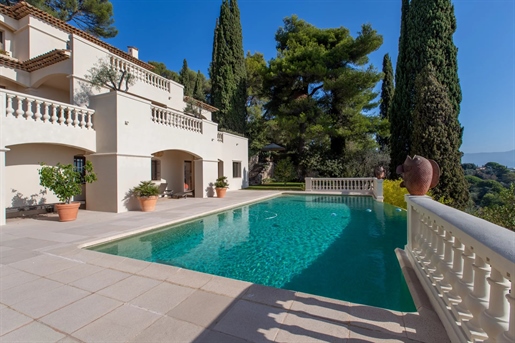 Nice Gairaut, splendid property of 311 m² in the heart of a 4800 m² park with swimming pool and sea