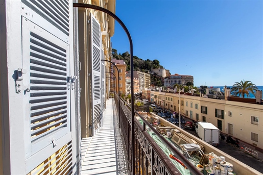 Appartement unique avec splendide vue mer bénéficiant du meilleur emplacement du Cours Saleya à Nice