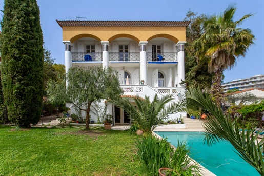 Nice Fabron, house 302 sqm, sea view, garden and heated swimming pool