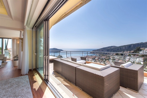 Exceptional top floor sea view apartment in a luxury residence in Villefranche sur Mer