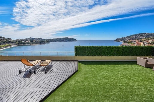 Exceptional apartment with a 143 m2 terrace facing the bay of Villefranche sur mer