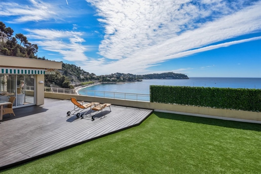 Exceptional apartment with a 143 m2 terrace facing the bay of Villefranche sur mer