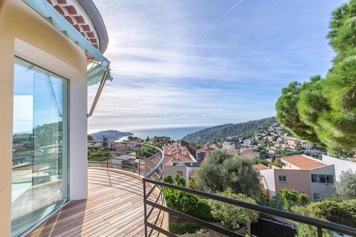 Villefranche-Sur-Mer, gorgeous and luxurious 2 bedroom apartment with terrace, sea view and parking