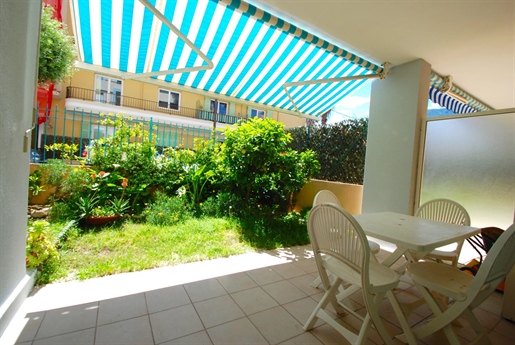 Lovely one-bedroom apartment with terrace and garden, Roquebrune-Cap-Martin