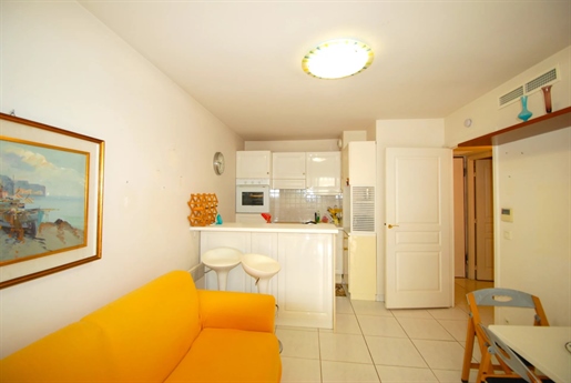 Köp: Lägenhet (06190)