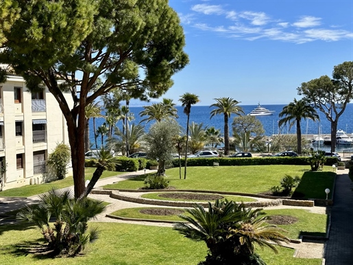 Large 3 room apartment with sea view and parkings in Saint-Jean-Cap-Ferrat