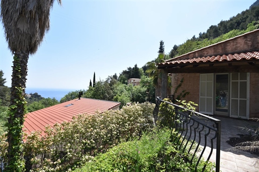 Maison avec vue mer à rénover à Roquebrune -Cap-Martin