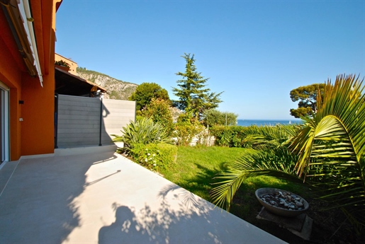 Appartment/Villa avec terrasse et vue mer panoramique.