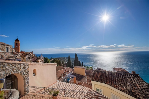 Exceptional house in the heart of the village of Roquebrune Cap-Martin.