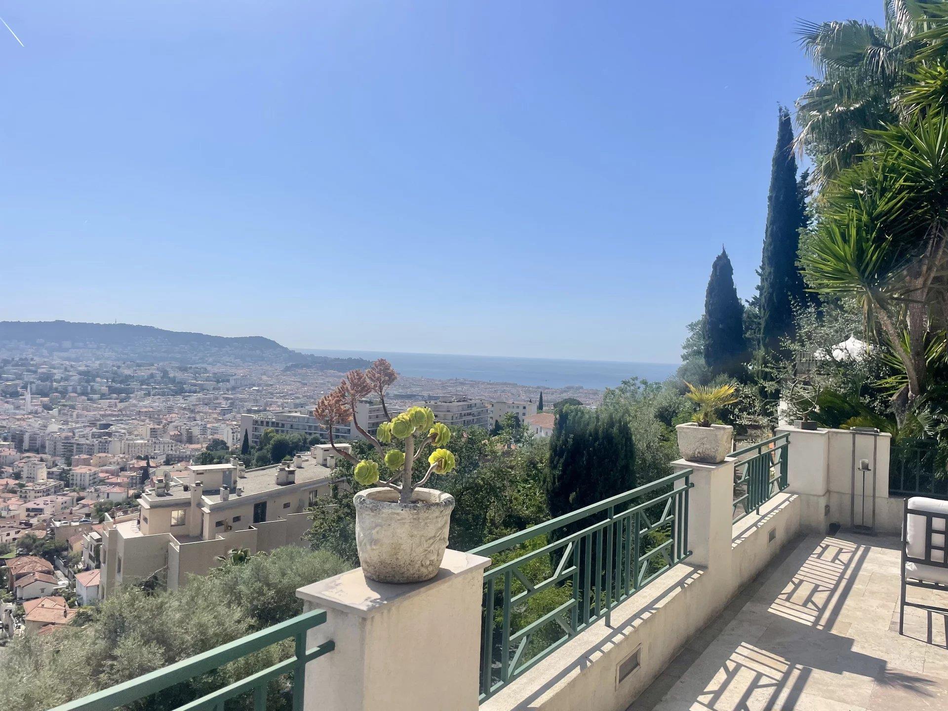 Art Deco villa with panoramic sea view in Nice