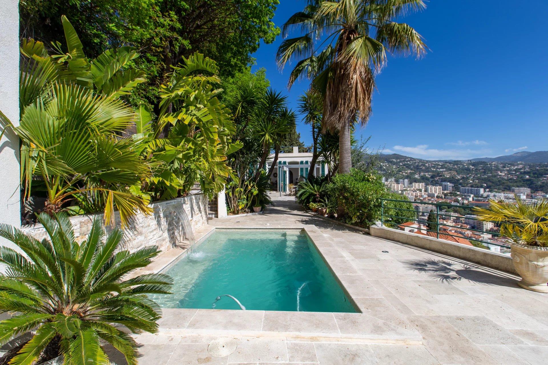 Art Deco villa with panoramic sea view in Nice