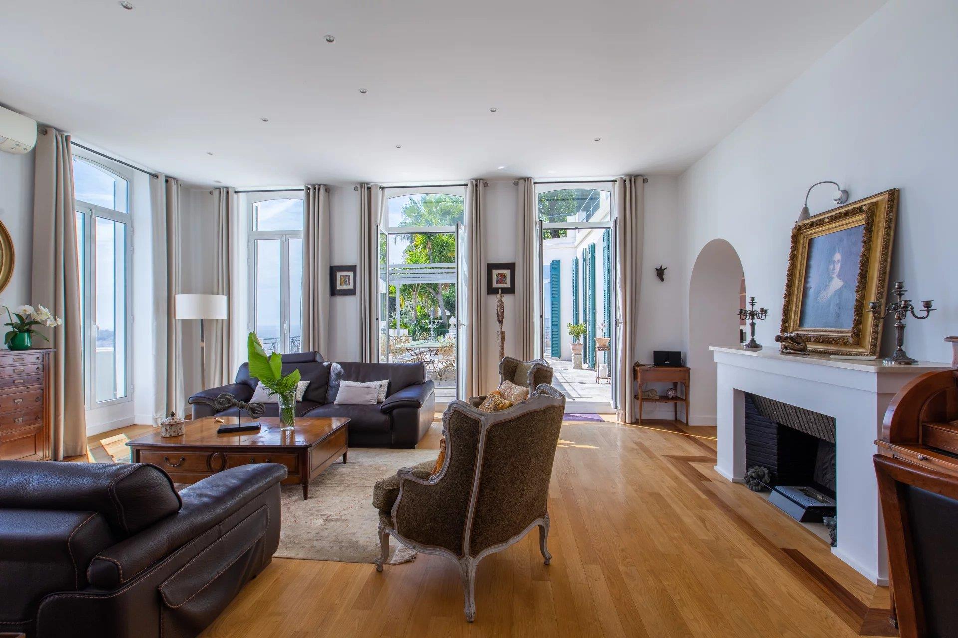 Art Deco villa with panoramic sea view in Nice