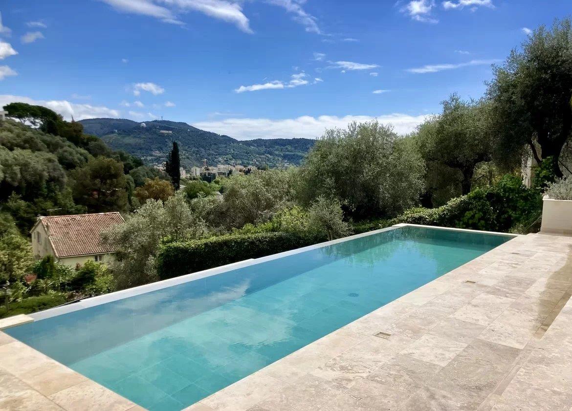Nice, a house renovated in a private domain of the Gairaut area