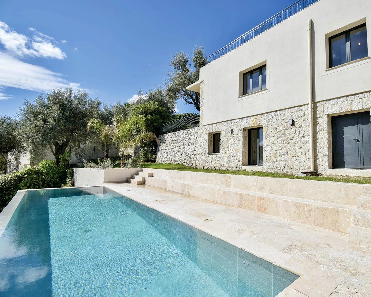 Nice, a house renovated in a private domain of the Gairaut area