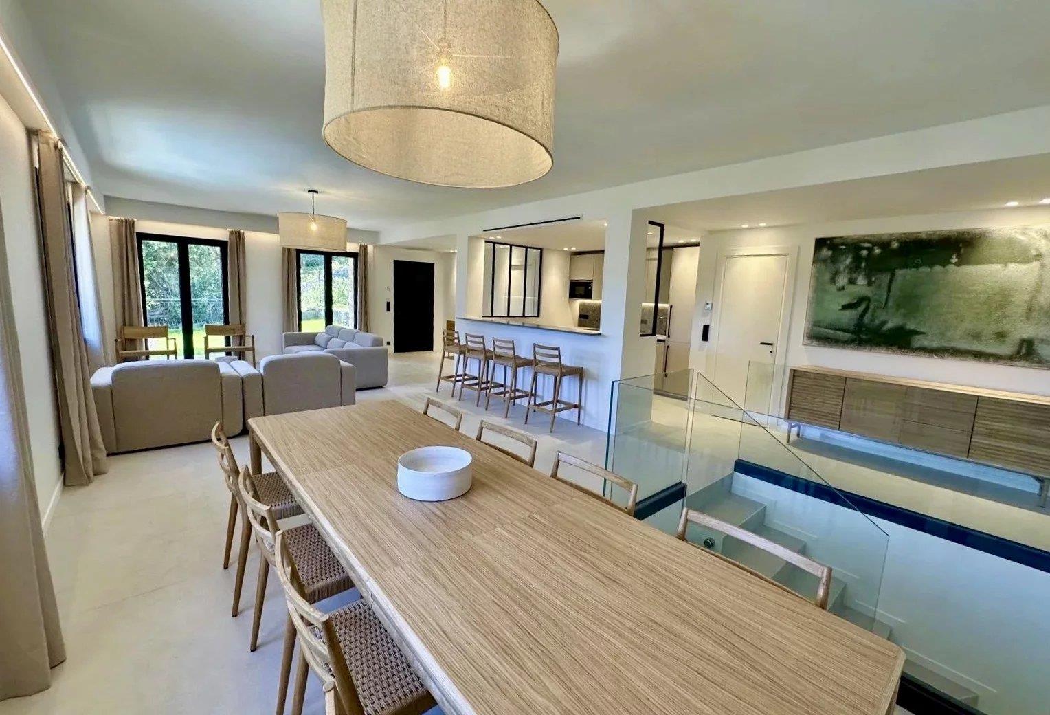 Nice, a house renovated in a private domain of the Gairaut area
