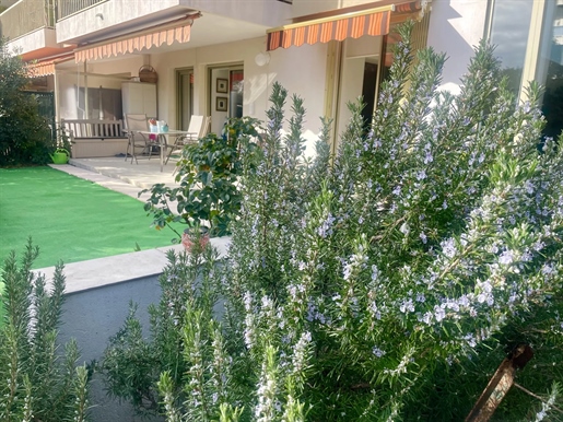 Nice bas Lanterne, bel appartement-villa 4 pièces sur 300 m2 de jardin