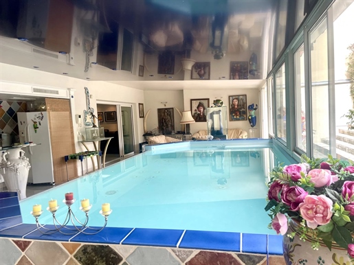 Apartment-Villa with swimming-pool in the heart of Nice
