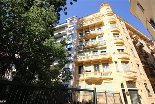 Superb one-bedroom renovated apartment with balconies, Nice Dubouchage