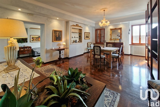 Vendita Casa indipendente / Villa 470 m² - 4 camere - Montegranaro