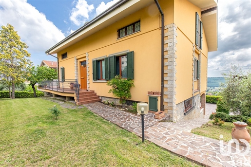 Detached house / Villa 370 m² - 3 bedrooms - Monte Urano