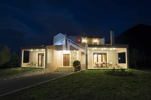 953533 - Maison individuelle à vendre, Mistras, 200 m², €550.000