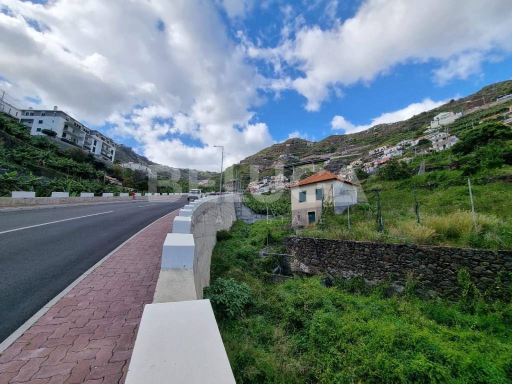 Plot 5437.5 m² | Cam Terço (Câmara De Lobos)