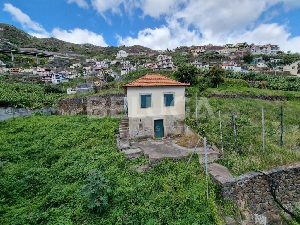 Plot 5437.5 m² | Cam Terço (Câmara De Lobos)