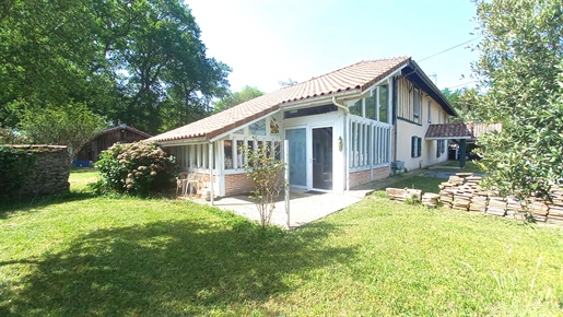 Maison et studio indépendant, séjour, , 3 chambres, garage, carport, terrasse couvert