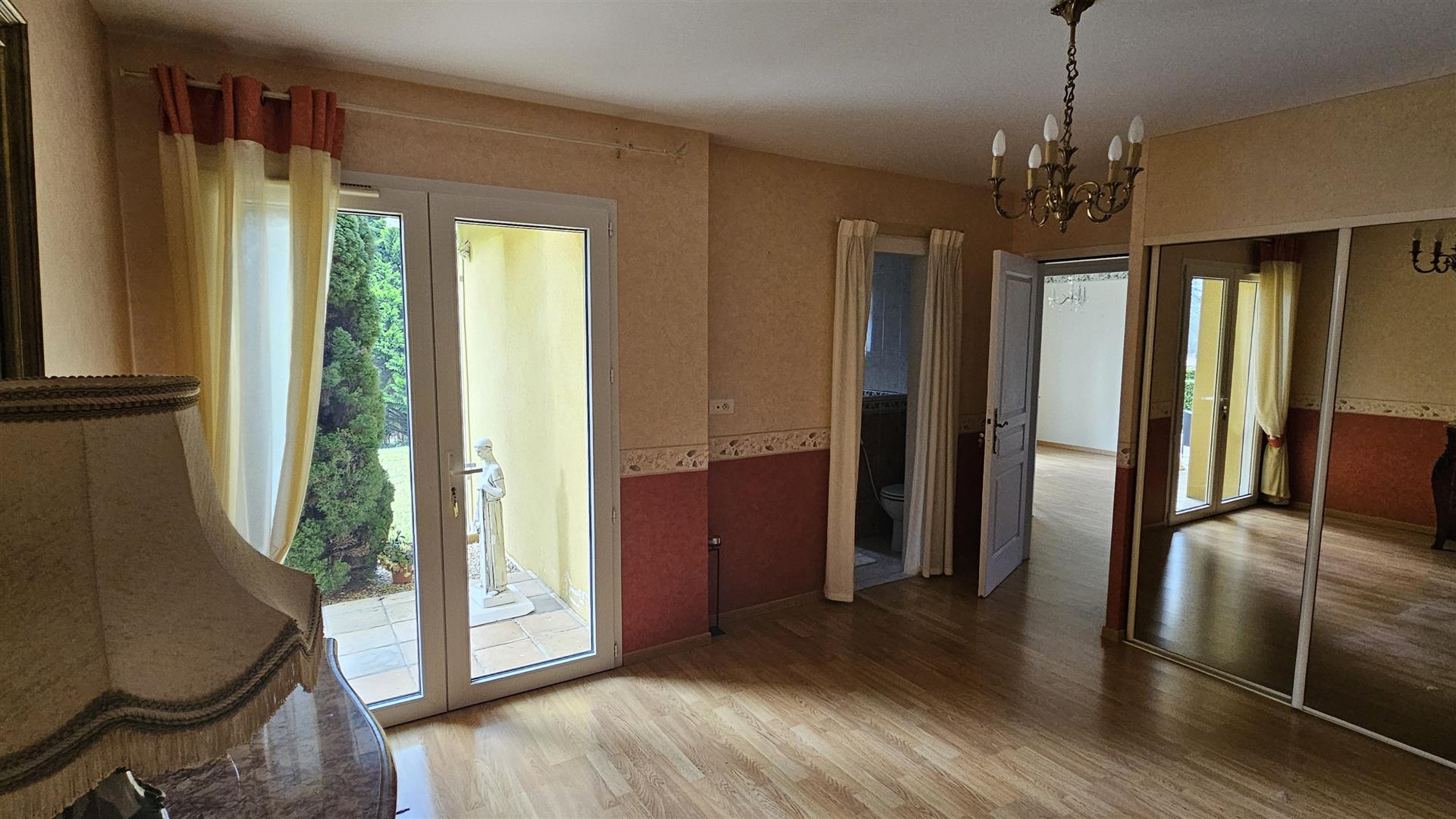 Purchase: House (40000)