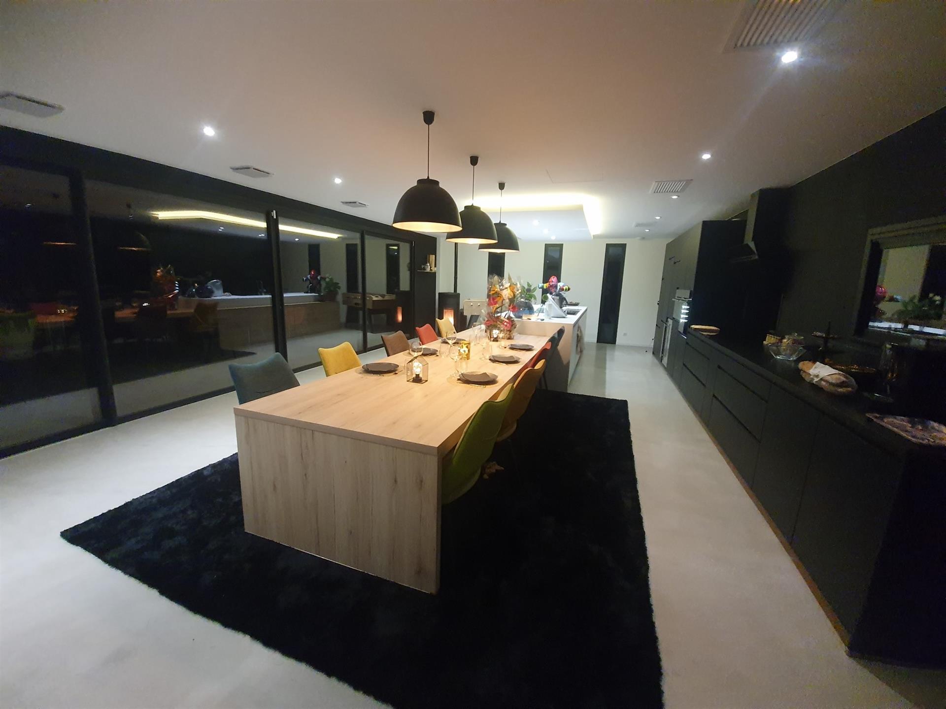 House combining the old and the contemporary. Excellent services.