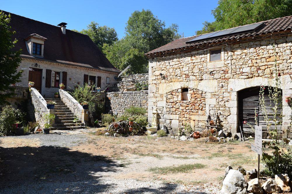Stone house with gîte and outbuildings