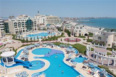 Superb penthouse is 288 sq.m. With a beautiful view of the sea. Sunset Resort (5 star) Pomorie, Bulg