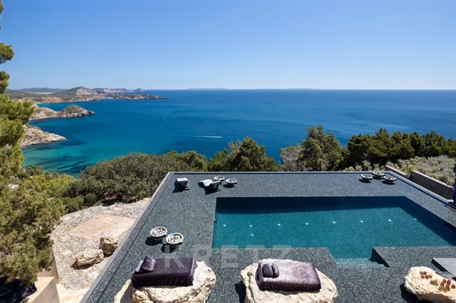 Mediterranean villa with beautiful sea views